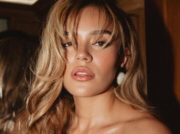 Karol G brilla en el desfile de Schiaparelli en la Semana de la Alta Costura