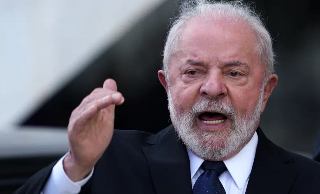 El presidente de Brasil, Luiz Inacio Lula da Silva, habla durante su visita al Comando de la Armada de Brasil, en Brasilia, Brasil. Foto: AP
