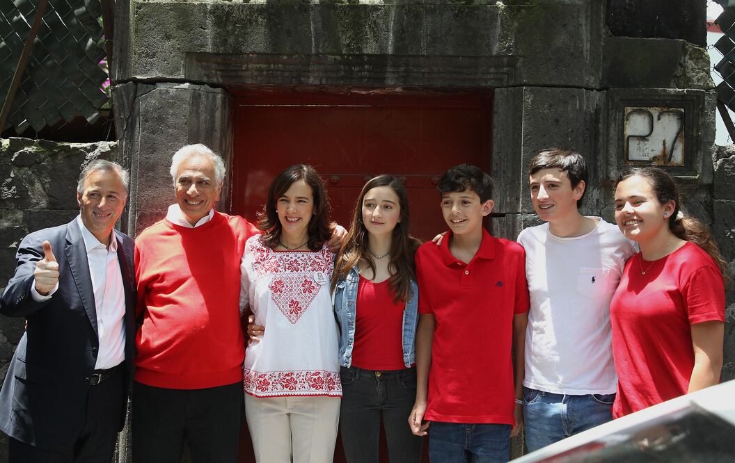 José Antonio Meade sale rumbo a la sede nacional del PRI