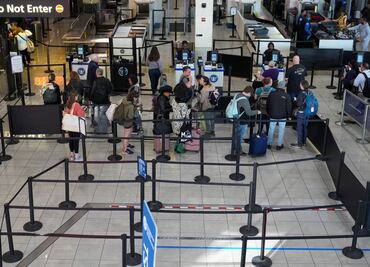 Quitarse los zapatos en los aeropuertos de EU ya no será necesario; habrá nueva política de seguridad