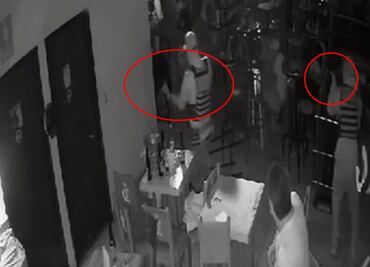 VIDEO: Hombres armados irrumpen en antro de SLP, asaltan y golpean a comensales