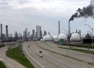 Pemex continúa gestionando recursos para lograr compra de Deer Park, indica documento