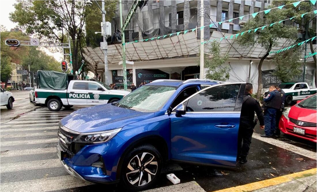 Asesinan a mujer con 6 balazos en su camioneta en la Doctores, alcaldía Cuauhtémoc. 18 de septiembre del 2024. Foto: Valente Rosas/EL UNIVERSAL
