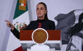 Sheinbaum dice que su gobierno "jamás" tendría vínculos con el narco; señala a García Luna y Calderón de causar "dolor" a México
