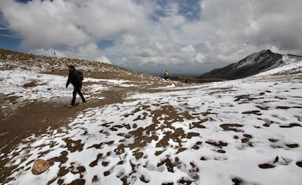 Nevado de Toluca se cubre de blanco por tercera nevada en el mes