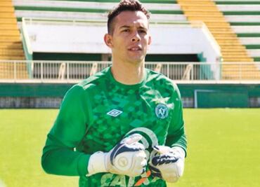 Amputarán otra parte de la pierna derecha del portero Follman del Chapecoense