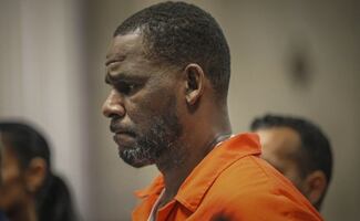 El cantante R. Kelly pide a Donald Trump que reduzca su condena de 30 años por abuso sexual