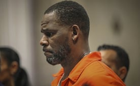 El cantante R. Kelly pide a Donald Trump que reduzca su condena de 30 años por abuso sexual