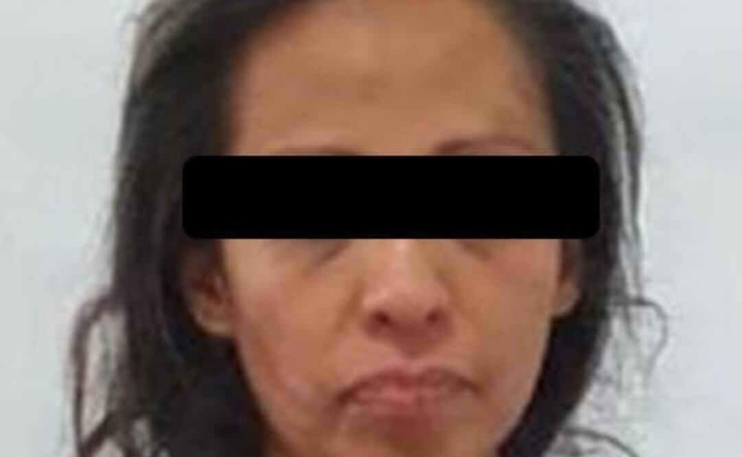 La víctima comenzó a pedir ayuda por lo que al lugar arribaron vecinos quienes la auxiliaron. Foto: FGJEM