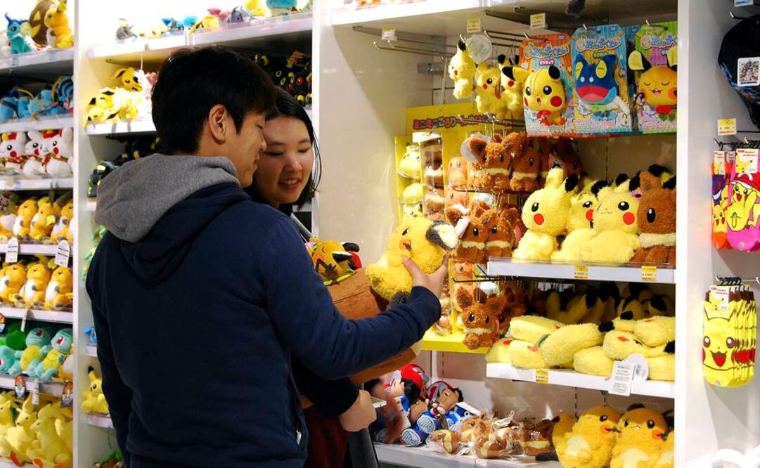 La vorágine se desató el 27 de febrero de 1996, cuando vieron la luz en Japón los títulos originales, "Pokémon Rojo" y "Pokémon Verde", para la no menos revolucionaria Game Boy de Nintendo. FOTO: EFE.