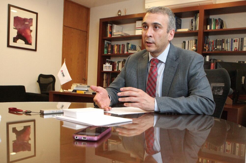 El consejero Benito Nacif garantizó que el INE actuará con objetividad al resolver o en su caso turnar la queja contra el líder nacional panista (ARCHIVO EL UNIVERSAL)