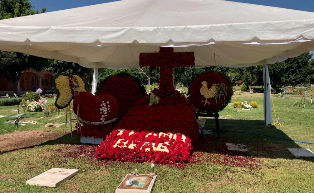 Tumba de "El Mencho" se vuelve atractivo turístico en Jalisco (29/03/2026). Foto: Alberto González / EL UNIVERSAL