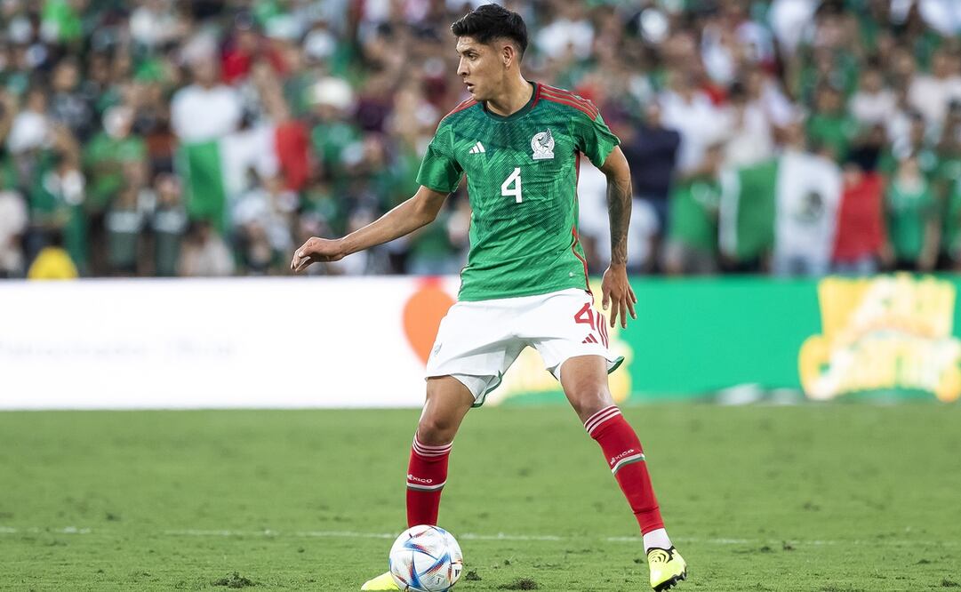 El lateral mexicano con la camiseta del Tri / Foto: Imago7