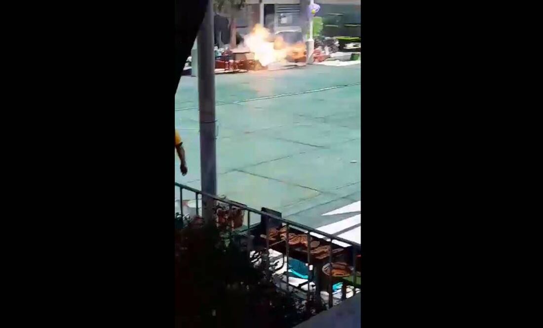 Durante una kermés que se realizaba en una escuela primaria del municipio de Ecatepec se registró un flamazo de gas y una mujer resultó con quemaduras. Foto: Captura de pantalla