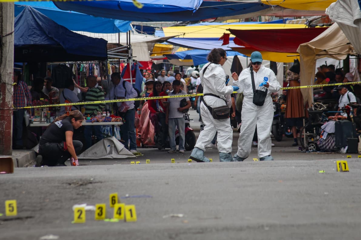 Balacera en el barrio de Tepito deja al menos dos fallecidos y dos lesionados. 
Foto: Luis Camacho | El Universal
