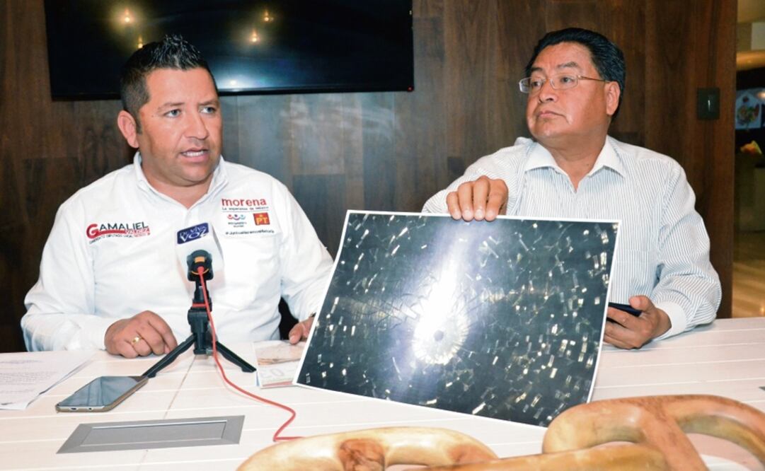 Gamaliel Valdez precisó que uno de los balazos impactó contra la camioneta de su esposa, quien acababa de llegar con sus hijos. (EMILIO VÁSQUEZ. EL UNIVERSAL)