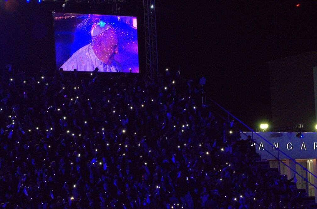 Luego de su recibimiento en el Aeropuerto Internacional de la Ciudad de México, el Papa Francisco a bordo del Papamóvil es trasladado a la sede de la Nunciatura Apostólica en México. Foto Cuartoscuro