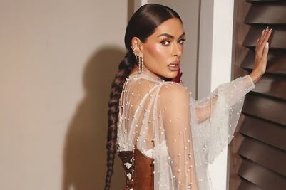 El espectacular vestido de Galilea Montijo con transparencias y perlas 