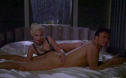 Lady Gaga, en la cama con un hombre desnudo
