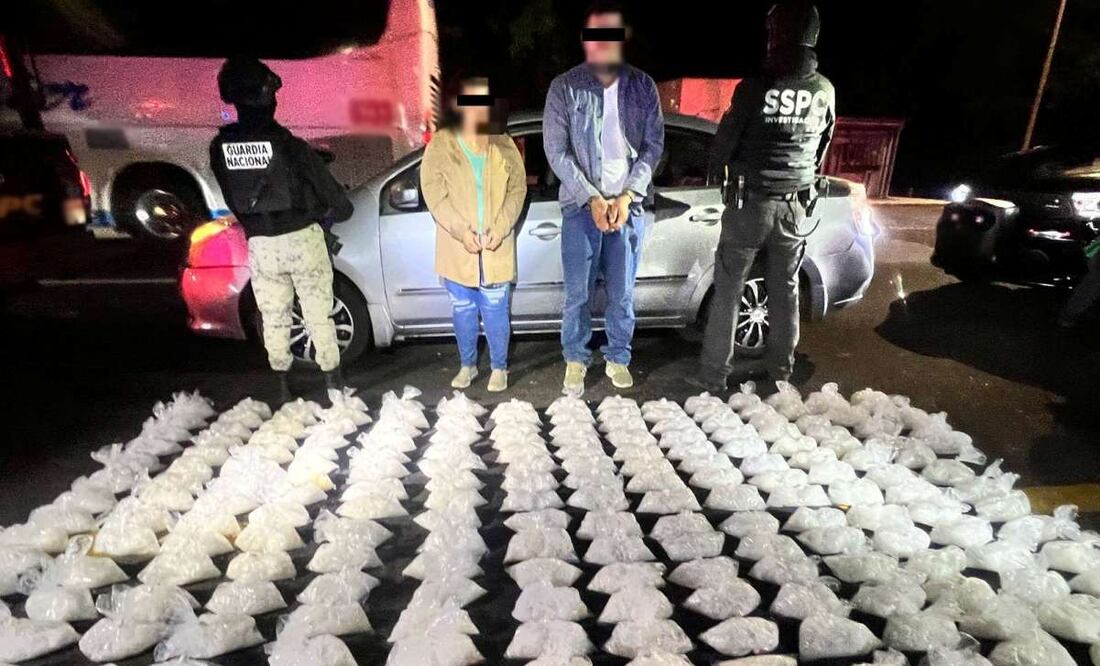Caen dos personas con una tonelada de metanfetamina en Mazatlán, Sinaloa; venían en 215 bolsas escondidas en un auto. Foto: Especial