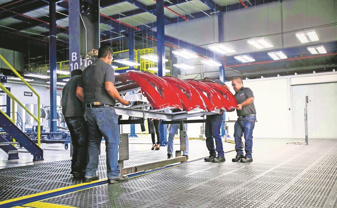 El comercio de México con sus dos socios del T-MEC alcanzó 644 mil millones de dólares en 2021, según Banxico.