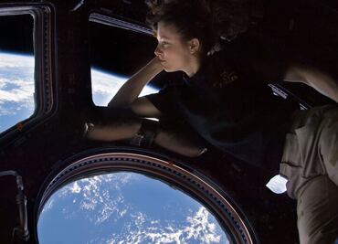 Cómo duermen, comen y viven los astronautas en el espacio