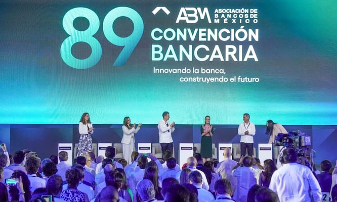Convención Bancaria acuerda avanzar en la digitalización; buscan agilizar tiempos en casetas de cobro y gasolineras