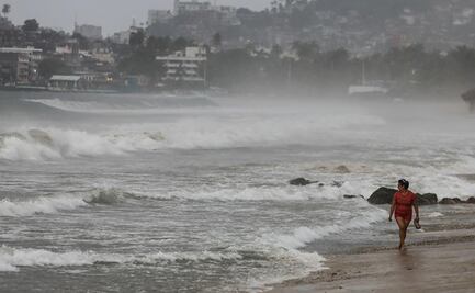 Cierran puerto de Cabo San Lucas por huracán "Genevieve"