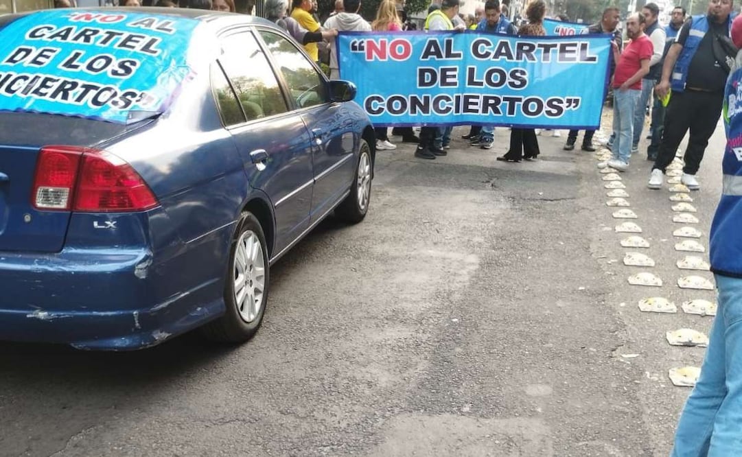 La tarde de este jueves se registró un bloqueo vial en la lateral de Eje 5 Sur San Antonio, a la altura de la calle Indiana, en la colonia Ciudad de los Deportes.
Foto: Especial.