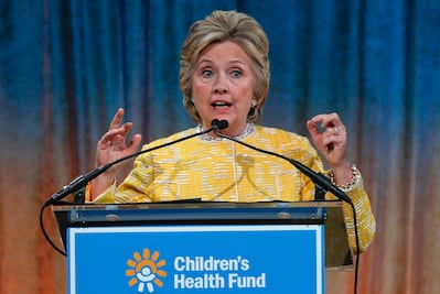 Presupuesto de Trump muestra una crueldad inimaginable: Hillary Clinton