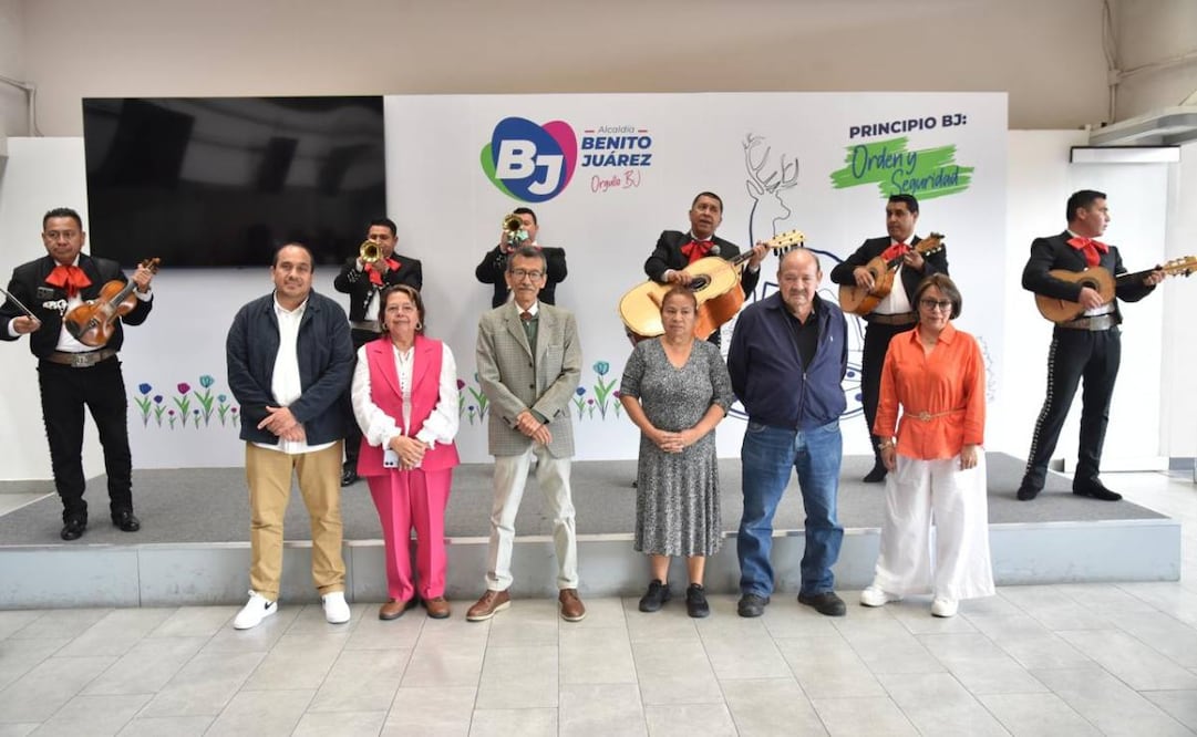 Reconoce Luis Mendoza a 207 trabajadores de la alcaldía que este año concluyen su vida laboral. Foto: Especial