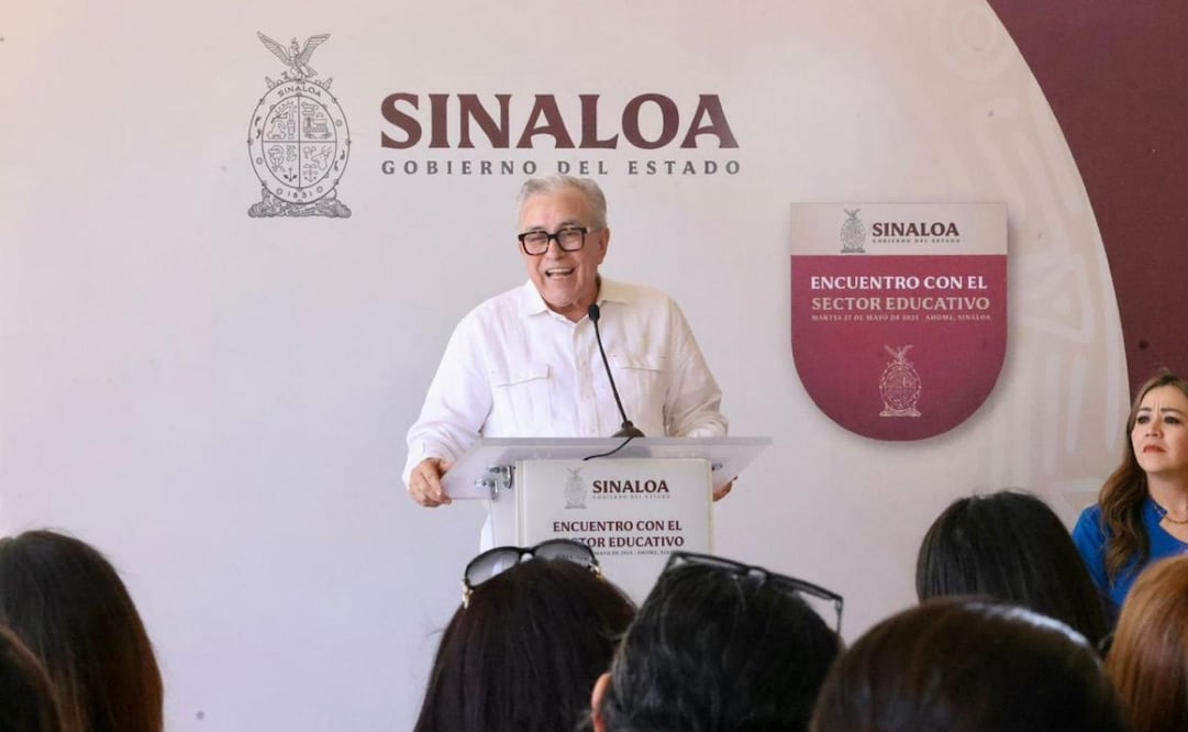 Rocha Moya se compromete a gestionar mejores condiciones laborales para docentes federales del norte de Sinaloa. Foto: Especial