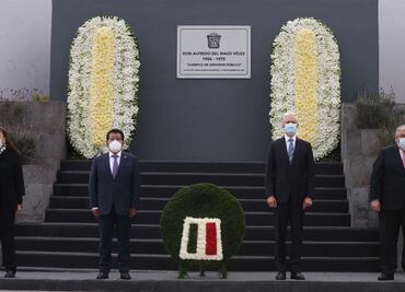 Alfredo del Mazo conmemora aniversario luctuoso de su abuelo y ex gobernador del Edomex