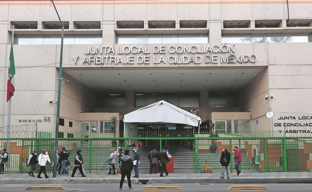 De acuerdo con la Secretaría de Trabajo y Fomento al Empleo local, la Junta de Conciliación y Arbitraje capitalina tiene un rezago de 140 mil expedientes con casos que tienen hasta 10 años.  Foto: Berenice Fregoso/ EL UNIVERSAL 