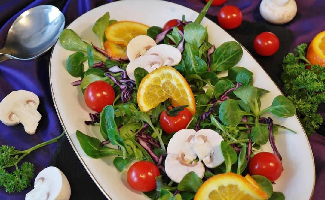 Incluye en tu dieta diaria el consumo de fibra, frutas y verduras. (Fotos: Cortesía de Pixabay)