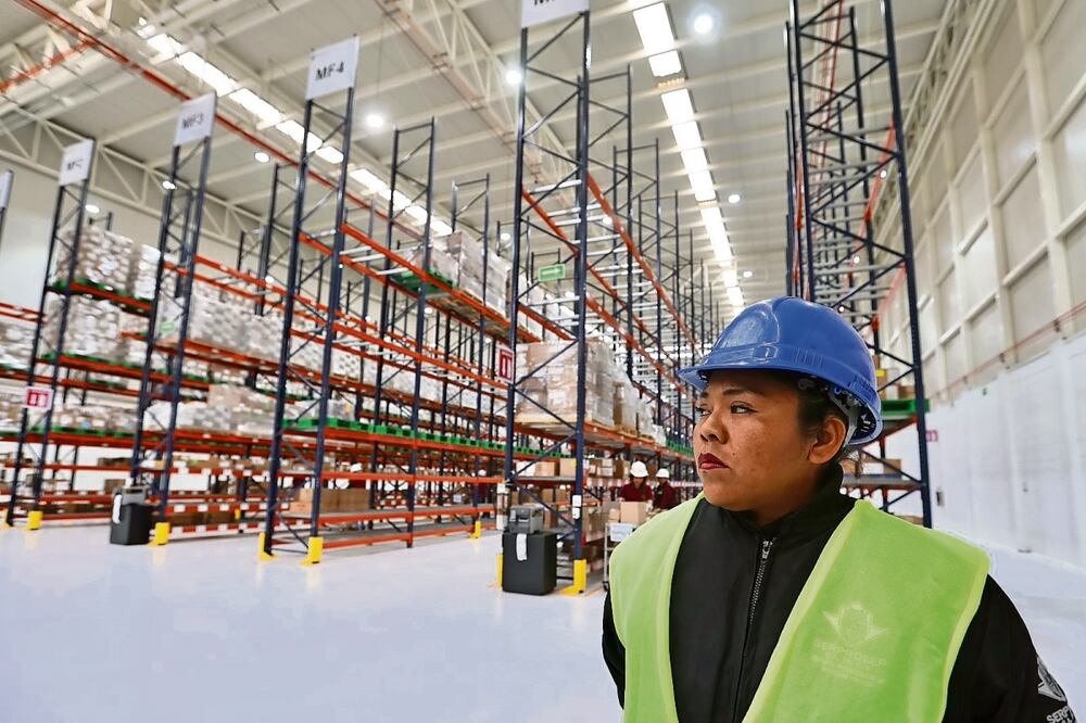 Los anaqueles de la Megafarmacia del Bienestar, ubicada en el municipio de Huehuetoca, en el Estado de México, se mantienen inutilizados debido a la falta de medicamentos. Foto: Archivo / EL UNIVERSAL