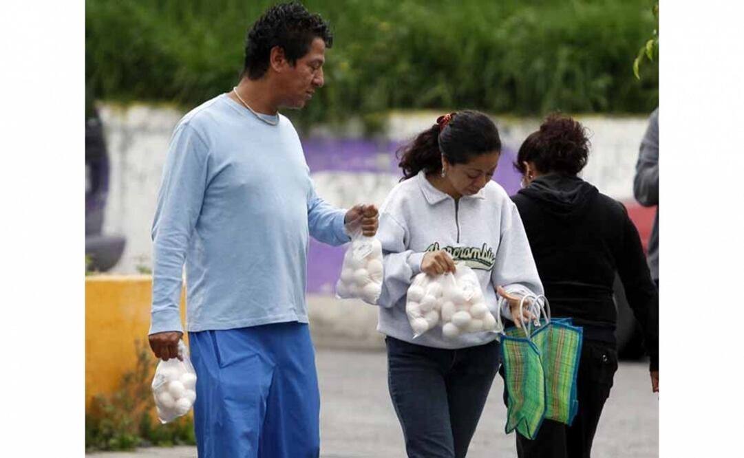 Mujeres dedican 5 veces más tiempo a labores del hogar que hombres: estudio