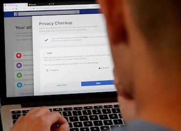 Facebook empieza a alertar a usuarios afectados por filtración de datos