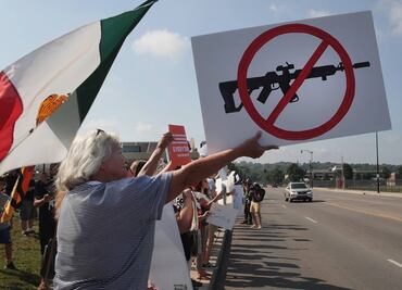 Alcaldes de EU urgen al Senado a adoptar ley sobre el control de las armas