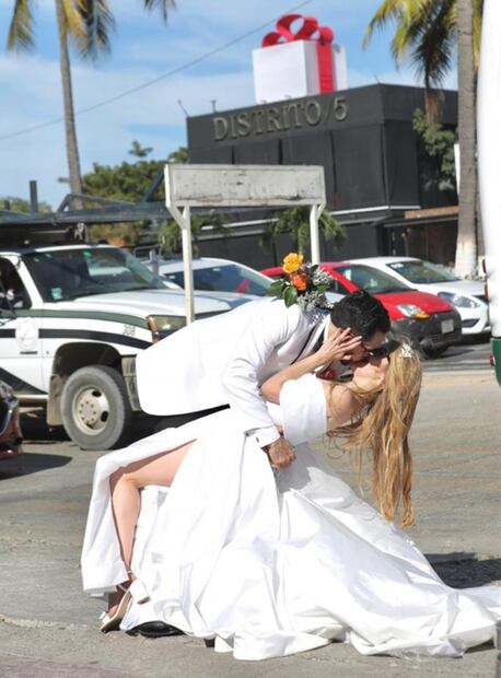 La fiesta no se detiene frente al lugar donde asesinaron al exgobernador