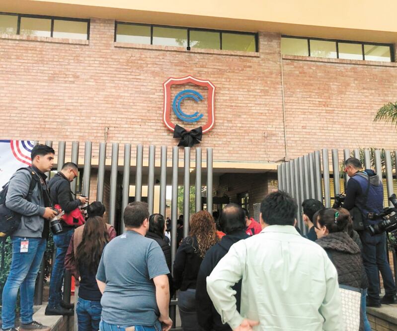 La fiscalía informó que continúan las investigaciones en el entorno del menor que disparó en el Colegio Cervantes. ESPECIAL