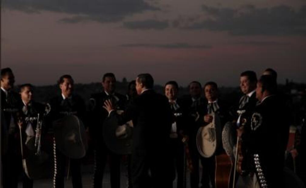 Luis Miguel comparte fotos de la grabación de su nuevo video