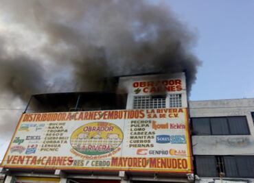 Se registra incendio en negocio de alcaldía Iztapalapa