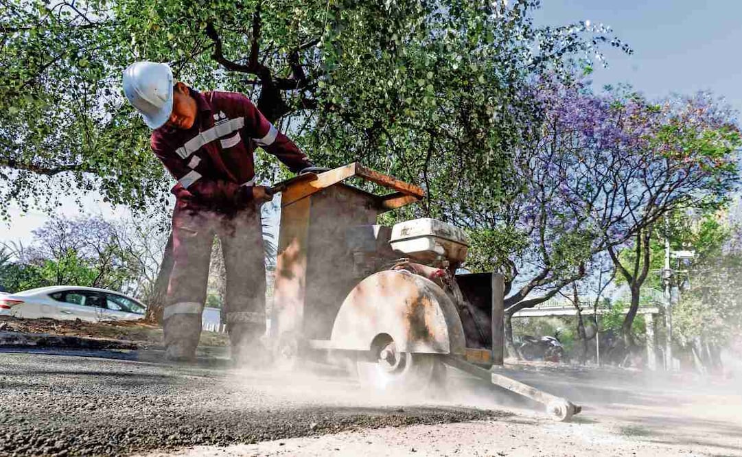 Entre las proyectos que considera la Secretaría de Obras y Servicios está la de repavimentar vialidades. Foto: Archivo / EL UNIVERSAL