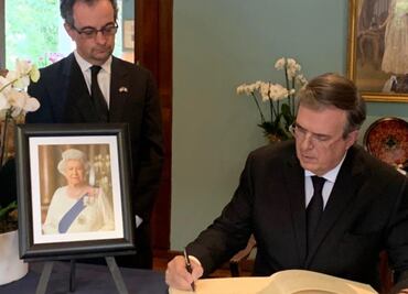 AMLO manda a Marcelo Ebrard a los funerales de la reina Isabel II