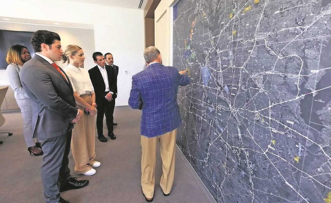 En su último día de gira por Estados Unidos, Samuel García se reunió con directivos del Centro Logístico Alliance Texas. Foto: Especial 