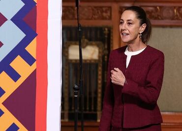 Nos corresponde recuperar la historia, dice Sheinbaum en el Día de la Bandera; señala al periodo neoliberal de borrar a los héroes