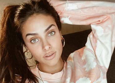 Renata Notni impacta con gran belleza en bikini