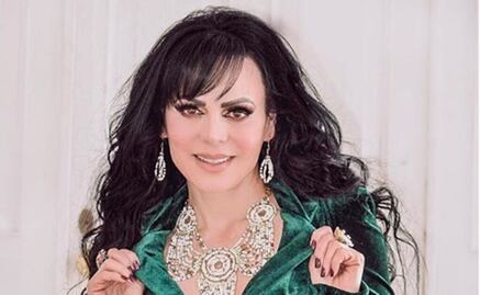 Maribel Guardia impacta con mini bikini 