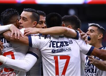 Cruz Azul cierra su polémica semana con una derrota ante Monterrey